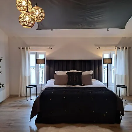 Le Patio De Sophie 3* סיסטרון