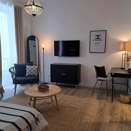 Le Patio De Sophie 3* סיסטרון